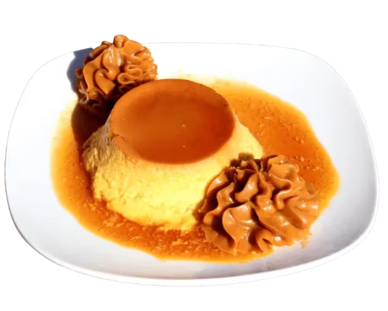 Flan con dulce de leche, one of the classic desserts with dulce de leche at Sabores del Plata